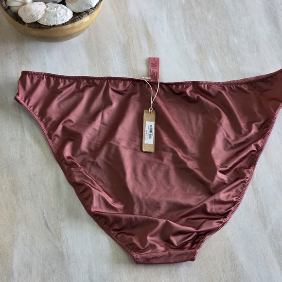 2pcs SKIMS Stretch Satin Bikini Berry 4X NWT - Picture 10 of 14